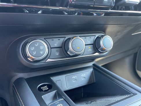 New 2025 Nissan Kicks SV w/ SV Premium Package image 10