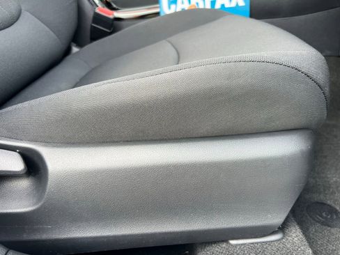 Used 2022 Toyota Corolla LE image 46