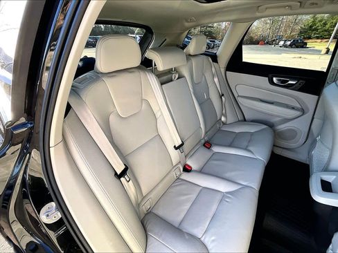 Certified 2023 Volvo XC60 B5 Plus w/ Climate Package image 17