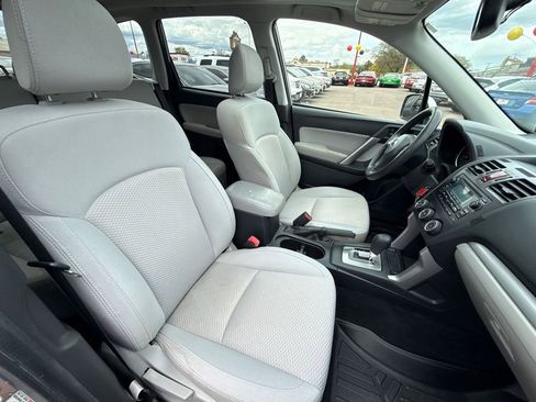 Used 2015 Subaru Forester 2.5i Premium w/ All-Weather Package AWD/4WD image 9