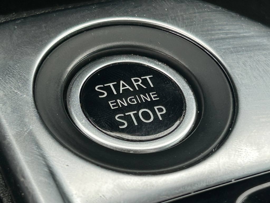 Used 2020 Nissan Sentra SR FWD image 17