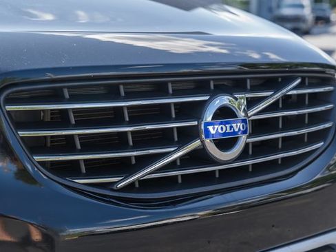 Used 2017 Volvo XC60 T6 Dynamic w/ Climate Package AWD/4WD image 14