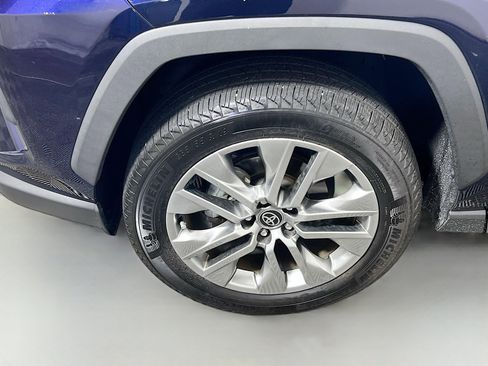 Used 2023 Toyota RAV4 XLE Premium image 13