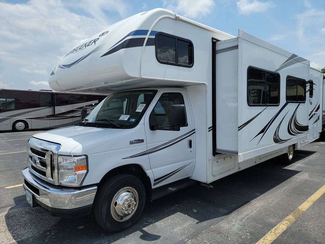Used 2019 Ford E-450 and Econoline 450 Super Duty w/ Motorhome Prep Package RWD image 11
