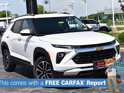 Used 2025 Chevrolet TrailBlazer LT AWD/4WD image 2