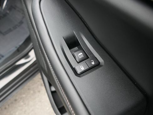 Used 2023 Jeep Grand Cherokee Limited w/ Luxury Tech Group II RWD image 23