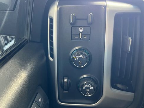 Used 2018 GMC Sierra 1500 SLT AWD/4WD image 42