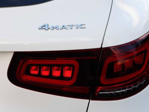 Used 2022 Mercedes-Benz GLC 300 4MATIC image 11