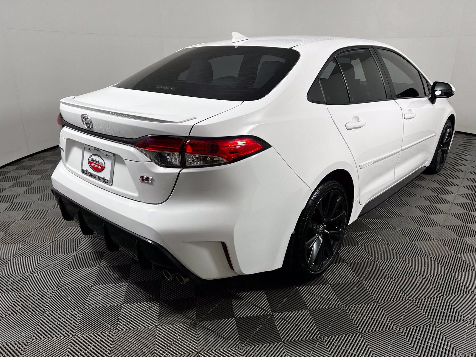 Certified 2024 Toyota Corolla SE FWD image 5