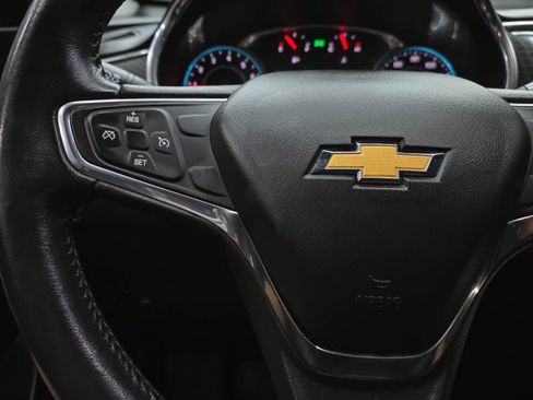 Used 2017 Chevrolet Malibu LT FWD image 19
