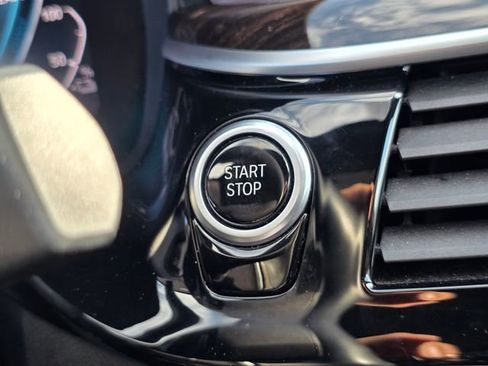 Used 2020 BMW 530e w/ Premium Package image 38