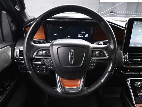 Used 2020 Lincoln Navigator Reserve w/ Luxury Package RWD image 33