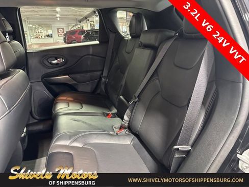 Used 2022 Jeep Cherokee Limited image 30