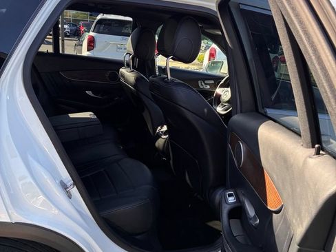 Used 2019 Mercedes-Benz GLC 300 4MATIC image 31