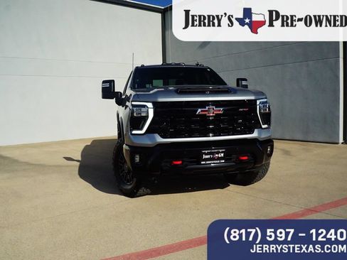 Used 2025 Chevrolet Silverado 2500 ZR2 w/ Technology Package AWD/4WD image 7