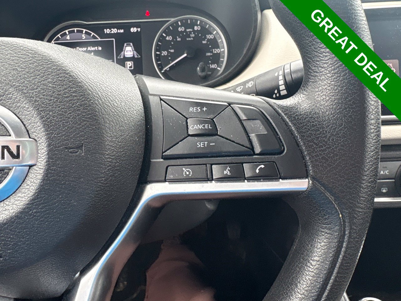 Used 2021 Nissan Versa SV FWD image 21