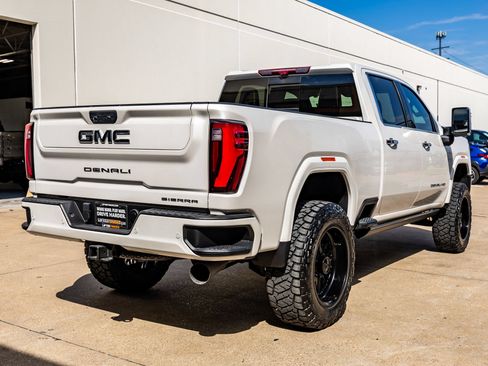 Used 2025 GMC Sierra 2500 Denali Ultimate AWD/4WD image 10