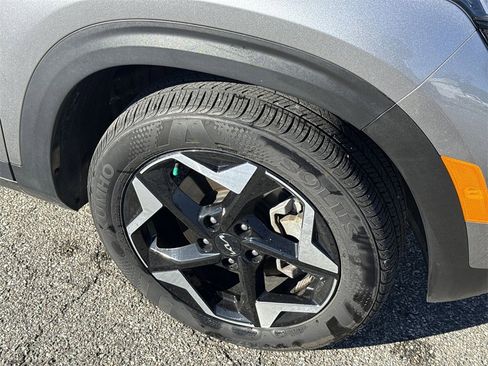 Used 2024 Kia Seltos EX image 19