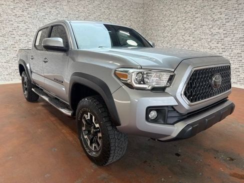 Used 2019 Toyota Tacoma TRD Off-Road AWD/4WD image 8