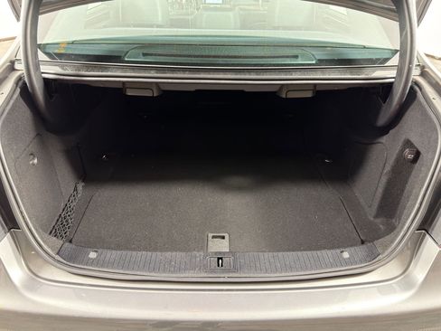 Used 2015 Mercedes-Benz E 350 Sedan image 30