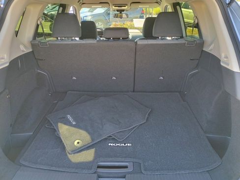 Used 2023 Nissan Rogue SV image 17