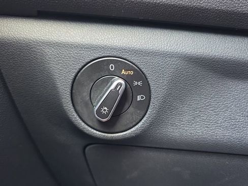 Used 2024 Volkswagen Jetta SE image 25