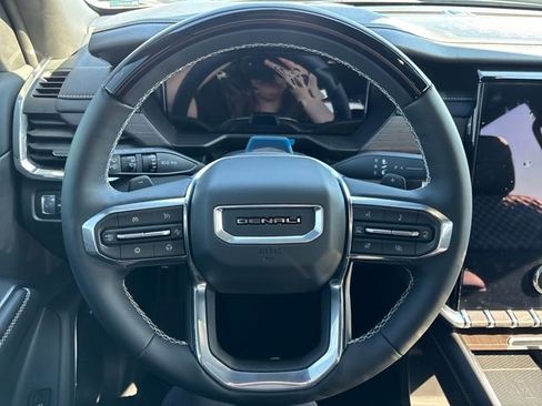 New 2026 GMC Acadia Denali w/ Super Cruise Package image 17