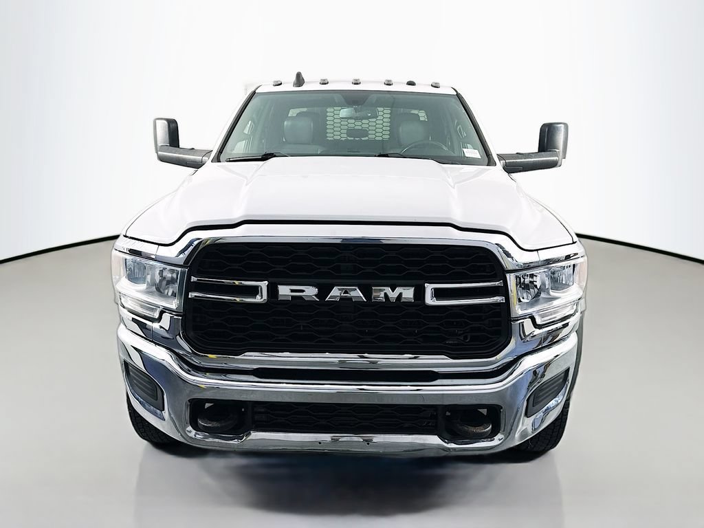 Used 2021 RAM 5500 Tradesman w/ Chrome Appearance Group AWD/4WD image 2