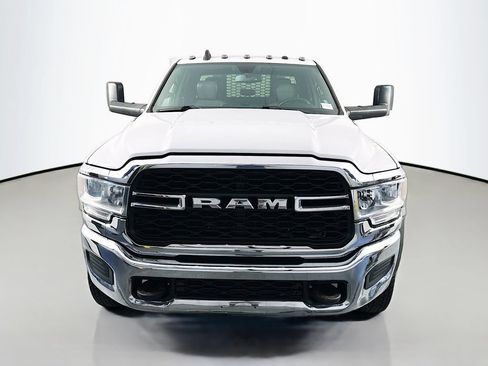 Used 2021 RAM 5500 Tradesman w/ Chrome Appearance Group AWD/4WD image 2
