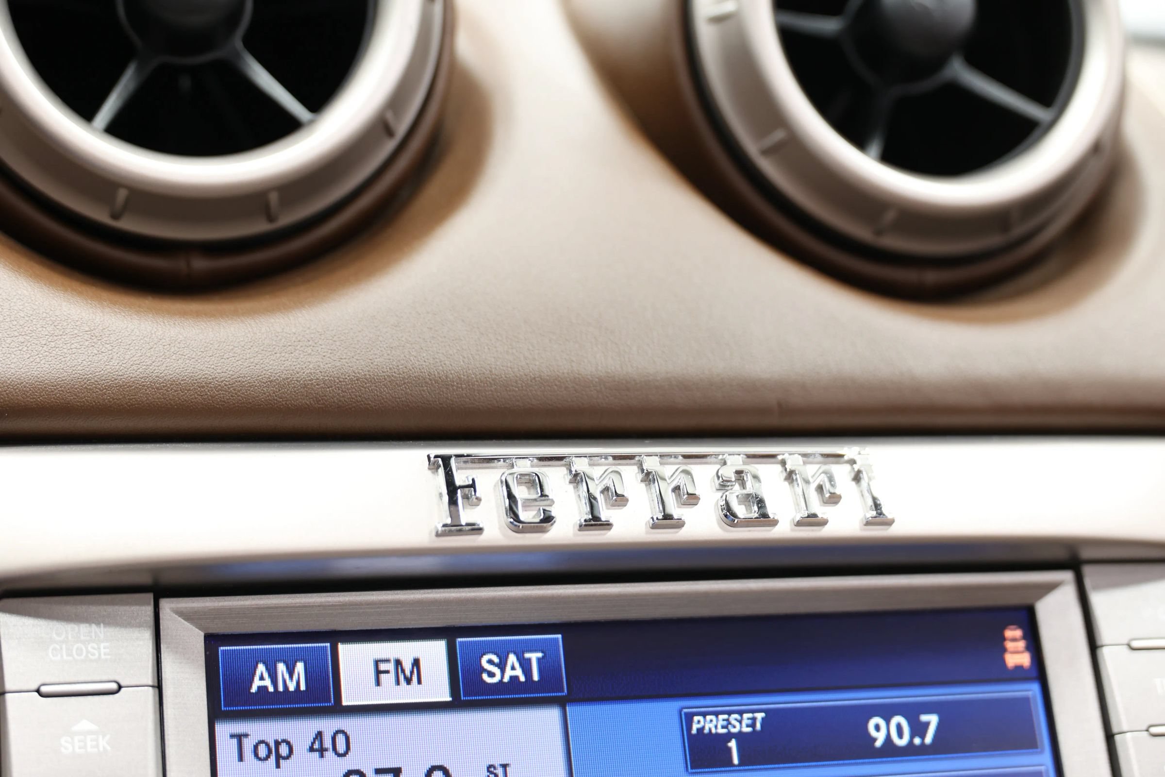 Used 2010 Ferrari California RWD image 44