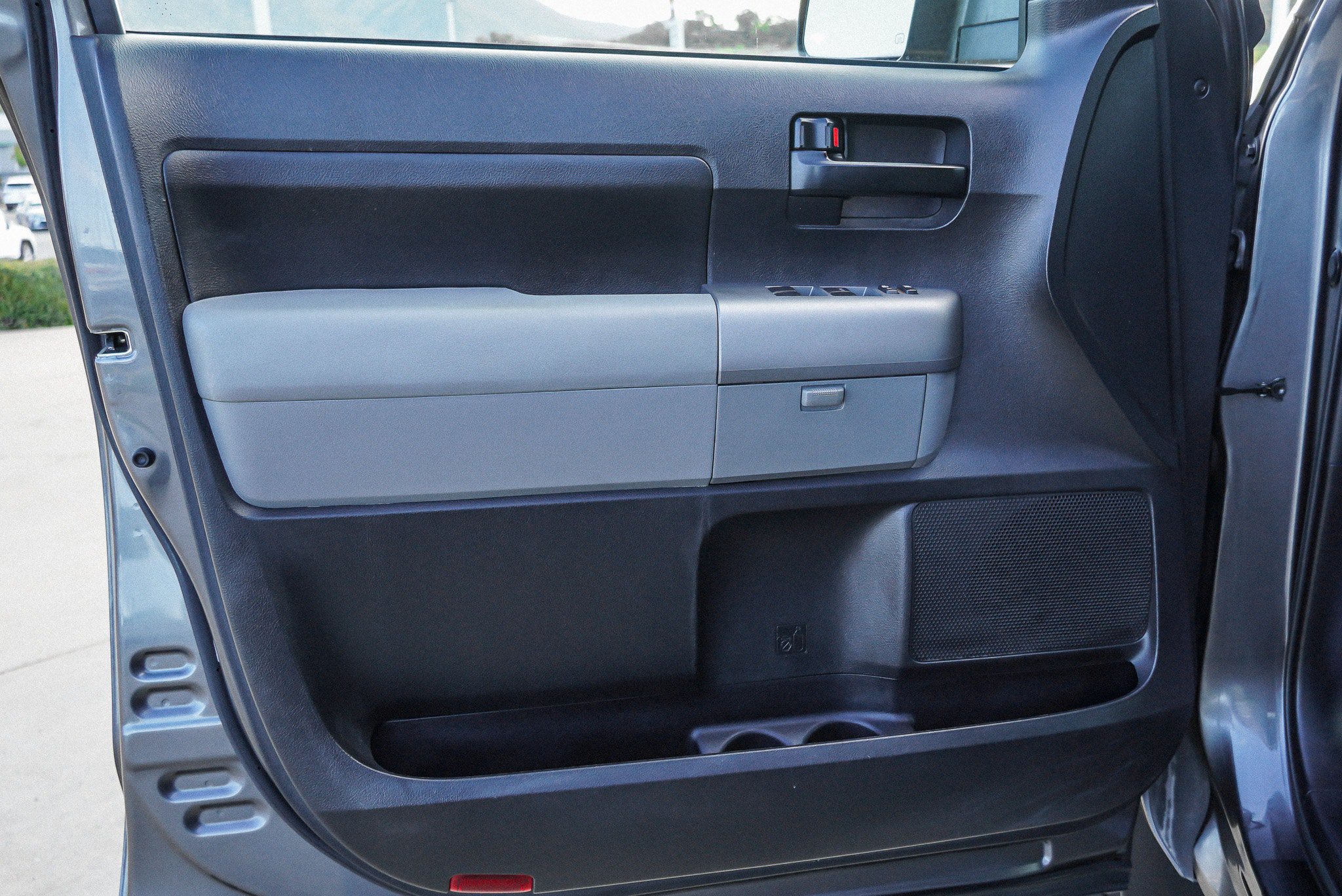 Used 2013 Toyota Tundra 4x4 CrewMax w/ Tow Pkg image 21