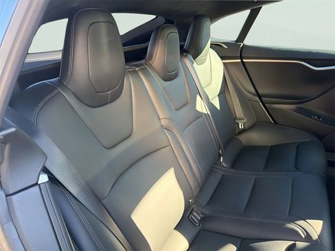 Used 2018 Tesla Model S 75D image 9