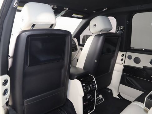 Used 2020 Rolls-Royce Cullinan image 76