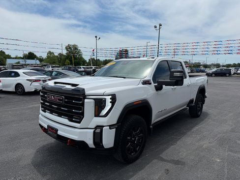 Used 2024 GMC Sierra 2500 AT4 w/ AT4 Premium Plus Package AWD/4WD image 8
