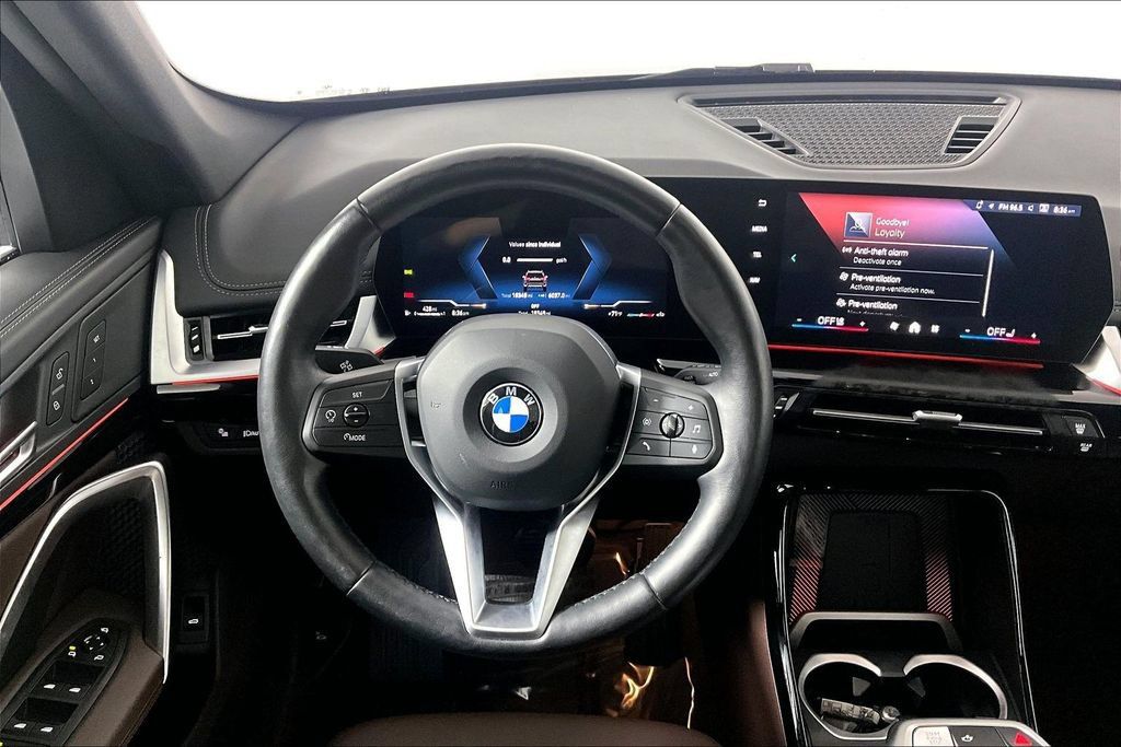 Used 2025 BMW X1 xDrive28i AWD/4WD image 5