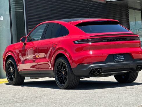 New 2026 Porsche Cayenne Coupe AWD/4WD image 3