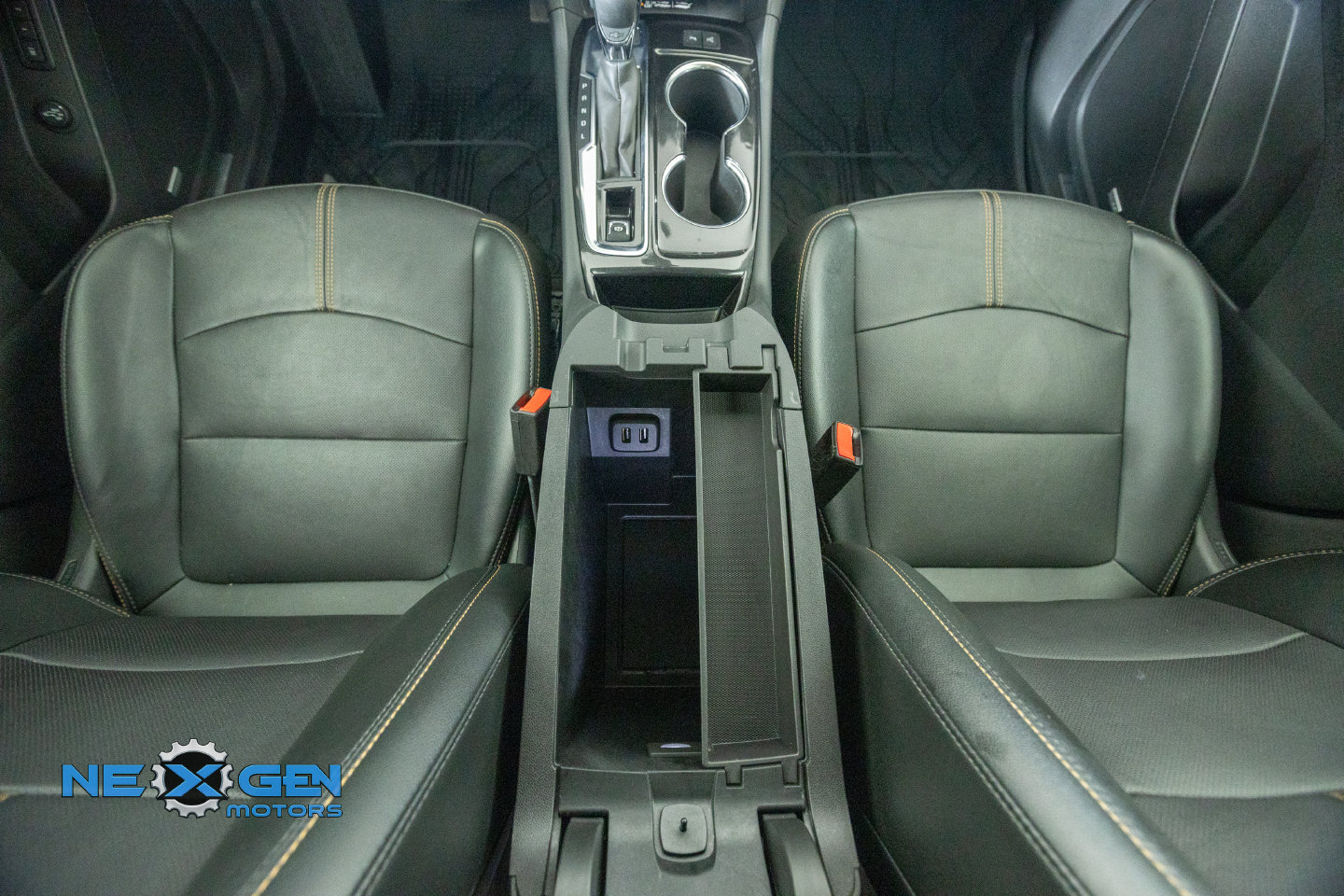 Used 2024 Chevrolet Equinox Premier AWD/4WD image 32