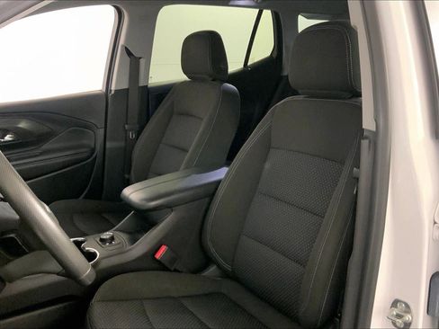 Used 2024 GMC Terrain SLE FWD image 24