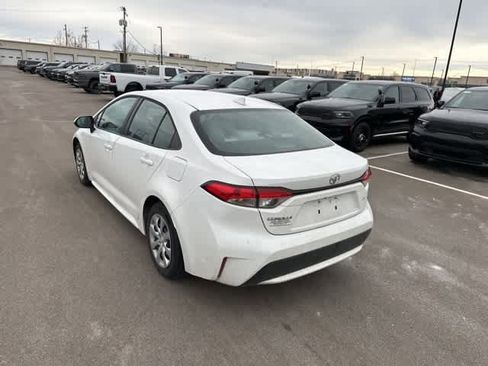 Used 2022 Toyota Corolla LE image 15
