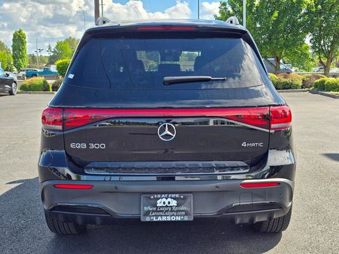 Used 2023 Mercedes-Benz EQB 300 4MATIC image 5