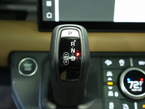 Used 2025 Land Rover Defender 110 X image 33