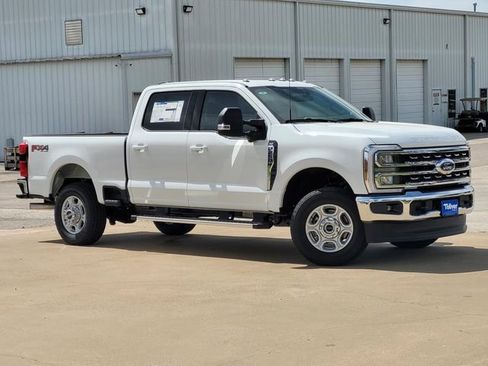 New 2026 Ford F250 XLT w/ XLT Premium Package AWD/4WD image 2