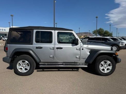 Used 2018 Jeep Wrangler Unlimited Sport AWD/4WD image 32