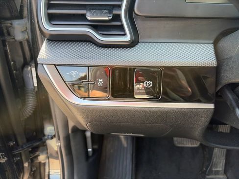 Used 2024 Kia Sportage LX FWD image 23