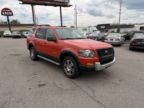 Used 2007 Ford Explorer XLT AWD/4WD image 4