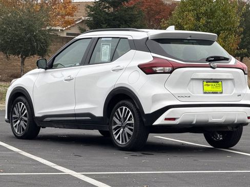 Used 2024 Nissan Kicks SR image 3