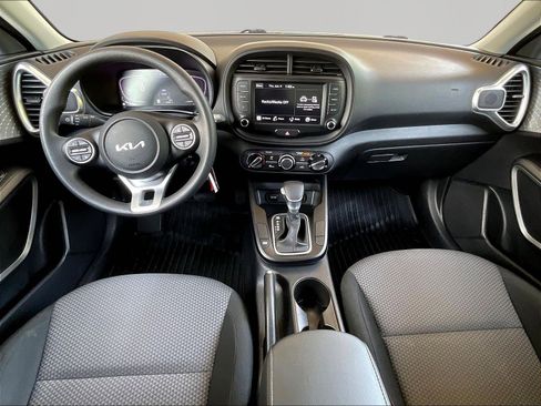 Used 2023 Kia Soul LX FWD image 7