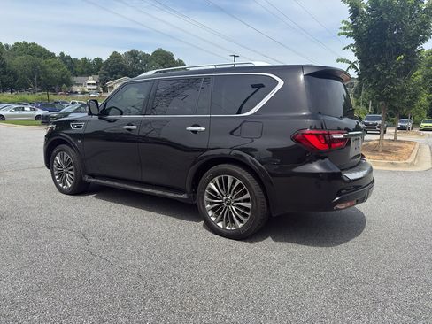 Used 2018 INFINITI QX80 2WD w/ Deluxe Technology Package image 2