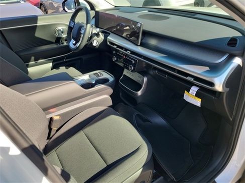 New 2026 Hyundai Ioniq 9 SE image 16
