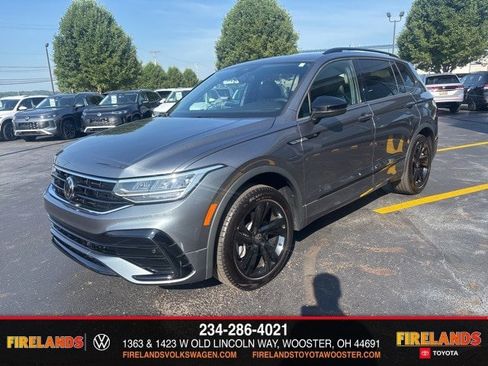 New 2024 Volkswagen Tiguan SE R-Line image 2